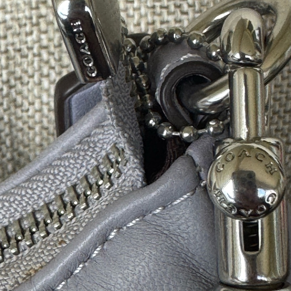 Coach Teri crossbody Bag puffy and quilted lilac leather - Picture 13 of 17